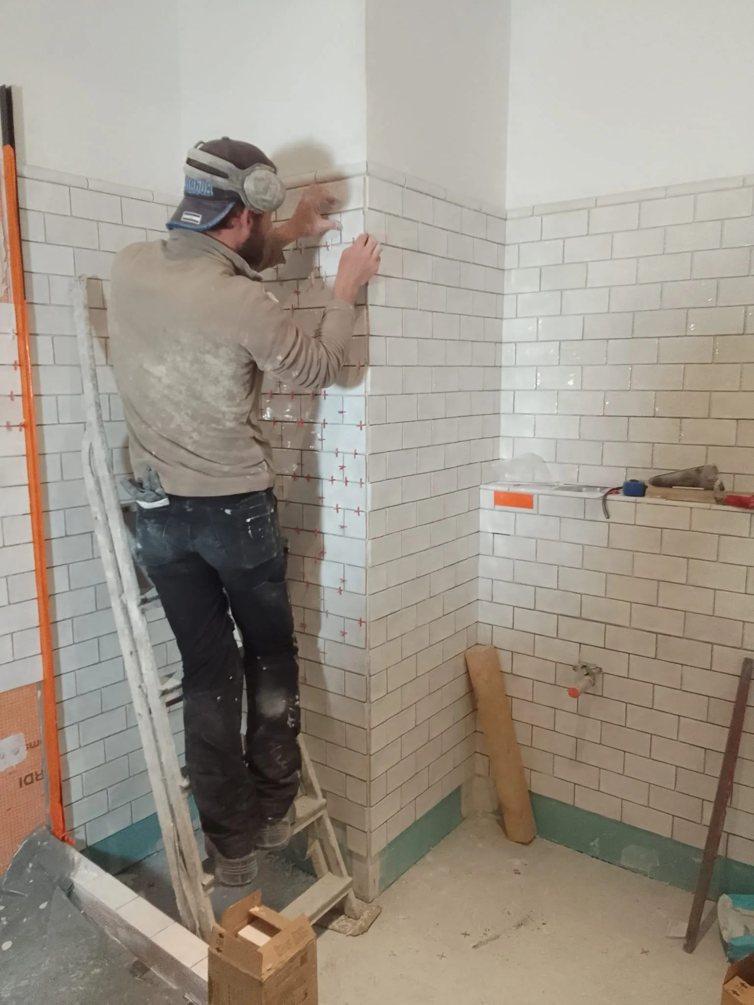 L'équipe sur un chantier — vue 2 — Bâtiment Rénovation Patrimoine